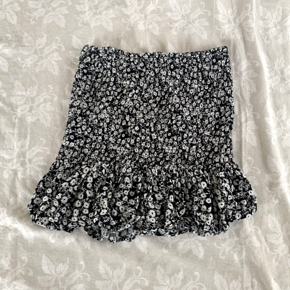 Adika Xmall Flower Skirt - Picture 1 of 2